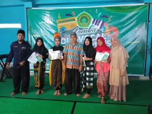 Siswi Ponpes Raudhatul Azhar Sabet Juara Pertama Lomba Vocal dan Tari Kreasi