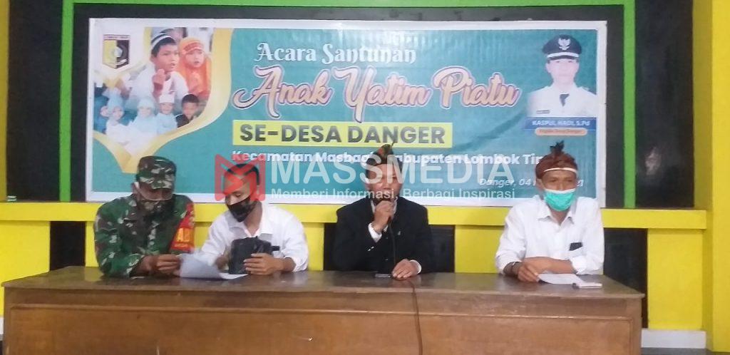 Pemerintah Desa Danger Memberikan Santunan Kepada Anak Yatim Piatu