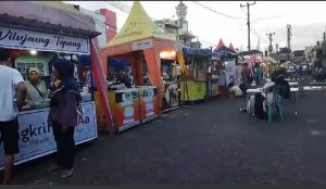 Sahabat Seponjol Manjakan Pemburu Takjil di Kampung Ramadhan