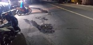 Masyarakat Keluhkan Jalan Berlubang di Ruas Jalan Masbagik-Labuhan Lombok