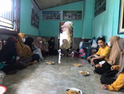Tim P3D PIK-R Hamzanwadi Latih Remaja Tiga Dusun di Suwangi Timur Olah Singkong Jadi Nugget