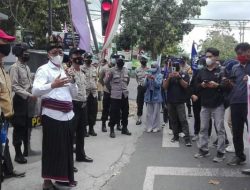 Temui Massa Aksi, Sekda Lotim Janji Fasilitasi Tuntutan Aksi