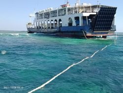 KMP Permata Lestari Kandas di Gili Pasir Wilayah Kecamatan Sambelia
