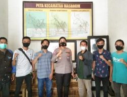 Percepat Target 70%, Kasat Lantas Polres Lombok Timur Pantau Kegiatan Vaksinasi di Wilayah Masbagik