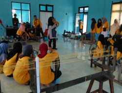 Lestarikan Warisan Budaya Tenun, Pokdarwis Tunggul Gelar Sekolah Tenun