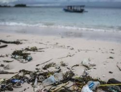 Tumpukan Sampah Hiasi Tempat-tempat Wisata di Pulau Lombok