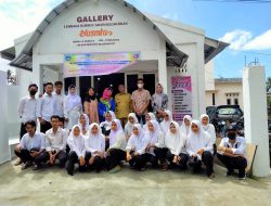 Dua Puluh Lima Orang Peserta Mengikuti Kursus Tata Kecantikan Rambut Gratis di LKP Yusnita