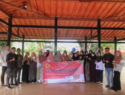Prodi Sosiologi Universitas Mataram Berikan Pelatihan Inovasi Produk Olahan Stroberi pada Penggiat UMKM Desa Sembalun Bumbung