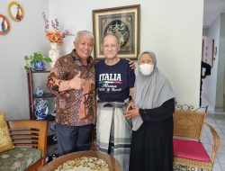 Menolak Lupa Atas Besarnya Jasa Guru, Rachmat Hidayat Bersilaturahmi dan Memuliakan Gurunya Semasa SMA