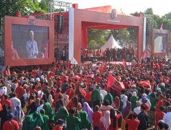 Ganjar Gelar Silaturahmi Dengan Ribuan Pendukungnya di Lapangan Nasional Lombok Timur