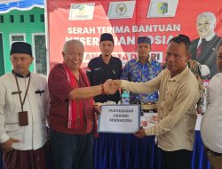 Rachmat Hidayat serahkan Bantuan dan Resmikan Gedung Serba Guna Kantor Desa Pringgabaya Utara