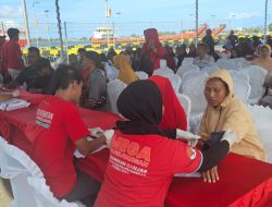 Ratusan Warga Labuan Lombok Berbondong-bondong Jalani Pengobatan Gratis di RS Apung Laksamana Malahayati