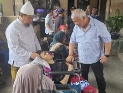 Sebar Bantuan Kursi Roda di Dusun Kerangkeng Banyumulek, Rachmat Hidayat Bersilaturahmi ke Tanah Leluhur