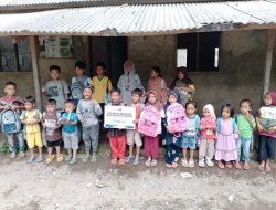 Penyaluran Perlengkapan Belajar untuk Sekolah Pelosok Negeri di Dusun Bornong Lombok Timur