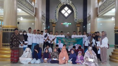 Karang Taruna Gerabah Makmur Santuni Anak Yatim yang Ada di Desa Masbagik Timur