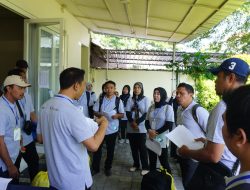 Orientasi Pemantauan Kualitas Air, 70 Orang Sanitarian Diterjunkan Langsung untuk Praktek Pengambilan Sampel