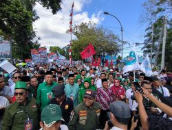 Ribuan Massa Iringi Pasangan Rohmi-Firin Mendaftar ke KPU NTB