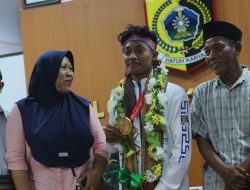 Raih Medali Emas, Pemerintah Kabupaten Lombok Timur Siapkan Bonus untuk Atlet Muaythai Fery Irawan