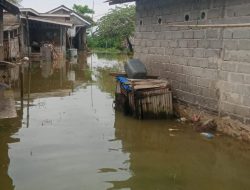 Curah Hujan Tinggi, Bendungan Meluap dan Merendam Puluhan Rumah Warga di Kaliantan