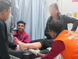 Cedera di Jalur Segara Anak, Pendaki WNA Asal Belgia Berhasil Dievakuasi Tim Gabungan TNGR