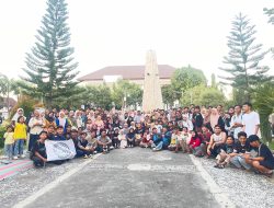 Puluhan Komunitas Literasi Sukses Gelar “Baca Bersama se-Lombok Timur” di Taman Tugu Selong