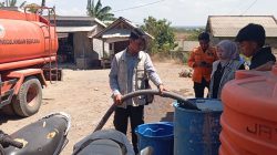 Krisis Air Bersih Meluas, MIM Foundation bersama BPBD dan Relawan Galaksi Salurkan 25 Ribu Liter ke Telone