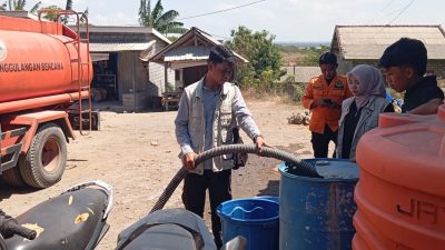 Krisis Air Bersih Meluas, MIM Foundation bersama BPBD dan Relawan Galaksi Salurkan 25 Ribu Liter ke Telone